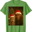 Funny Cat Selfie with Bigfoot Christmas Sasquatch T-Shirt Size M, Grass Green