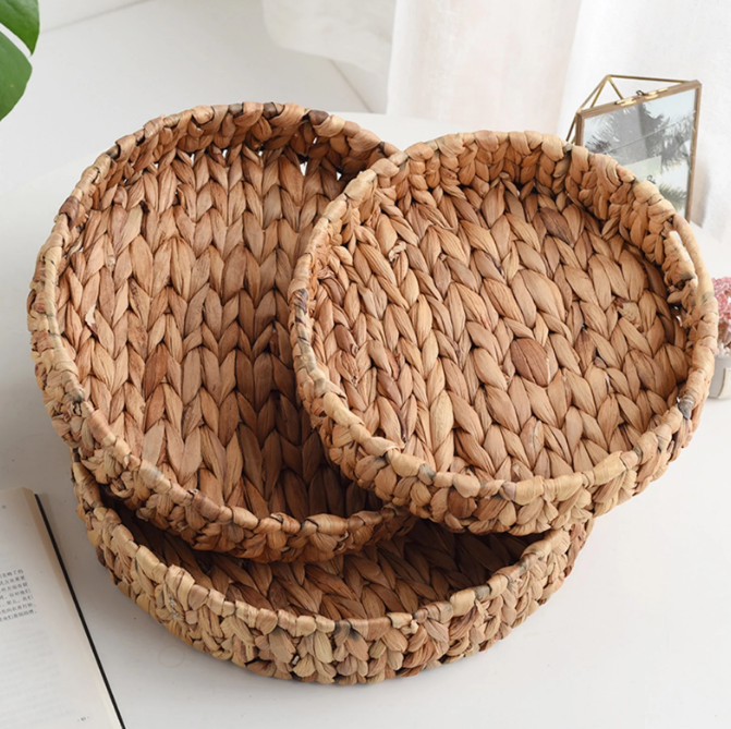 2PCS Round Wicker Rattan Tray, Large and Small Woven Basket Trays for Coffee Table Basket,Natural Water Hyacinth Serving Trays for Storage or Decoration,Living Room and Kitchen
