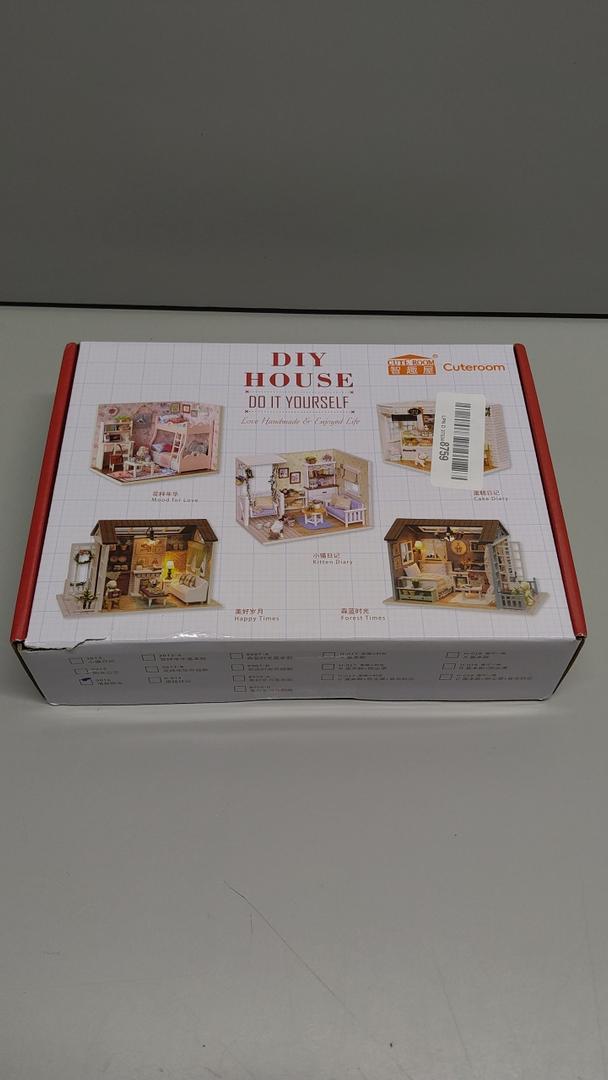 Cute Room DIY Miniature Dollhouse Kit with Furniture, 1:24 Scale Creative Room Mini Wooden Doll House Accessories Plus Dust Proof for Kids Teens Adults(Beach Cottage)
