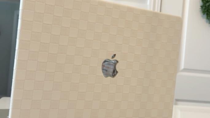 Compatible with MacBook Air 13 Inch 2022 2021-2018 M1 A2337 A2179 A1932, Checkered Textured Cream Leather Hard Shell Case