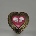 BinaryABC Halloween Romantic Love Skeleton Decor,Heart-Shaped Skull Ornament,Halloween Resin Craft Decorations
