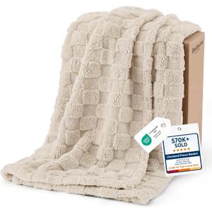 Bedsure GentleSoft Beige Throw Blanket for Couch - Checkered Fleece Blankets Gifts for Kids Girls, Cute Soft Cozy Throw for Bedroom Home Decor Gifts, 50x60 Inches