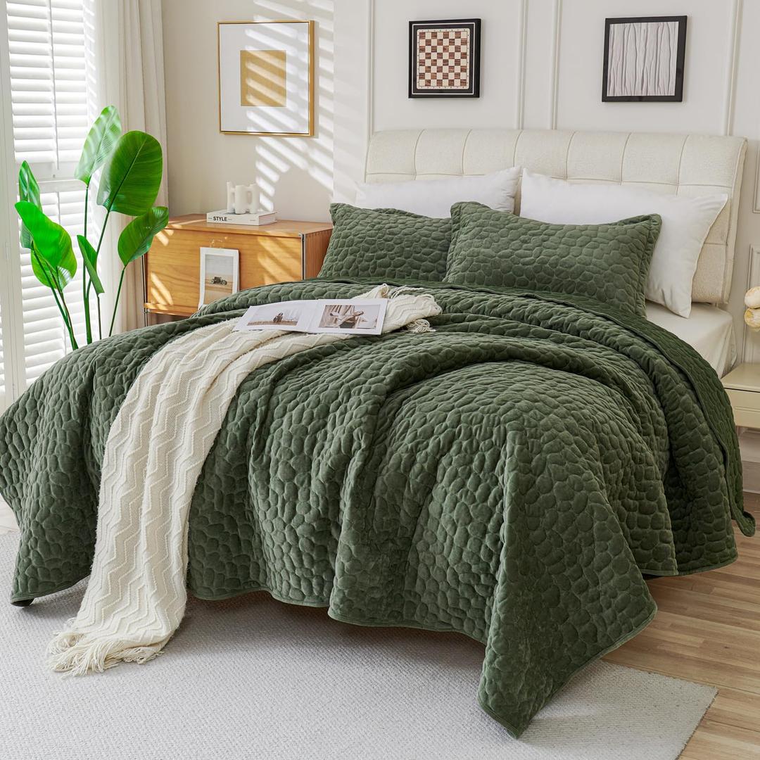 Cmfshape King Size Velvet Quilt Set 106"x96",Ultra Soft Lightweight Bedspread Coverlet 3 Pieces,Reversible Geometric Luxurious Velvet Bedding Comforter Set for All Season,with 2 Pillow Shams,Green
