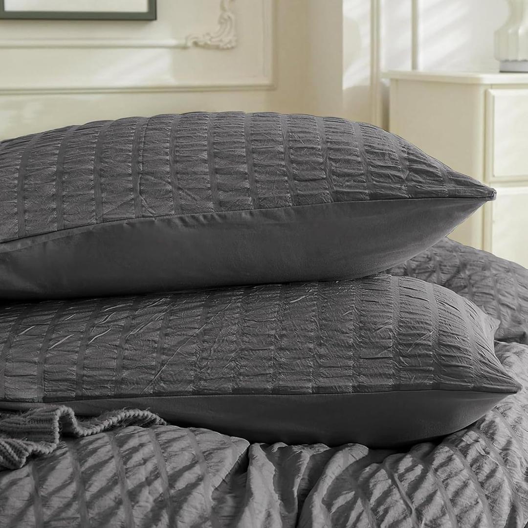 JELLYMONI Microfiber Pillow Case 2-Pack, Standard Size Charcoal Grey Seersucker Textured Pillow Covers, Breathable Wrinkle-Free Pillow Shams with Envelope Closure (Pillows Not Included)