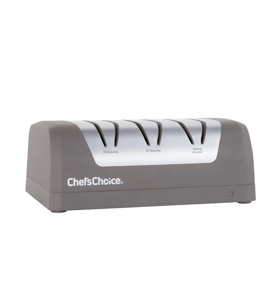 Chef’sChoice Electric Knife Sharpeners with Rechargeable Battery for 15 and 20-Degree Straight and Serrated Knives using 100-Percent Diamond Abrasives, 3-Stage, Gray