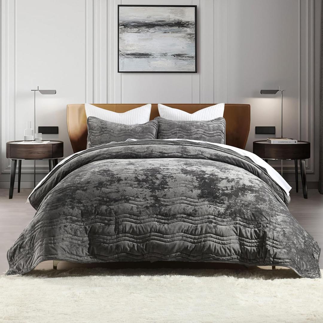 Velvet Quilt Set, Grey Velvet Quilt Queen Size Comforter Set, Luxury Bedding Soft Plush Bedspread, Machine Washable Coverlet, All-Season 3 Pieces (Queen (90"x96"), Grey)