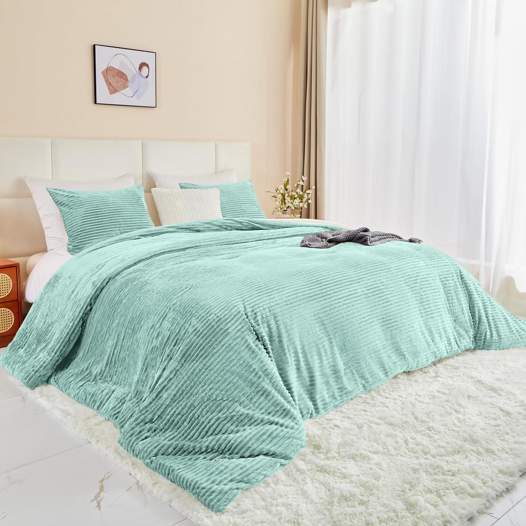Bildenly Velvet Comforter Set Queen Size, Ultra-Soft Winter Quilt Sets, Luxury Bedspread Coverlet Quilted Bedding Set with 2 Pillow Shams for All Season, 90"x90" Teal Blue