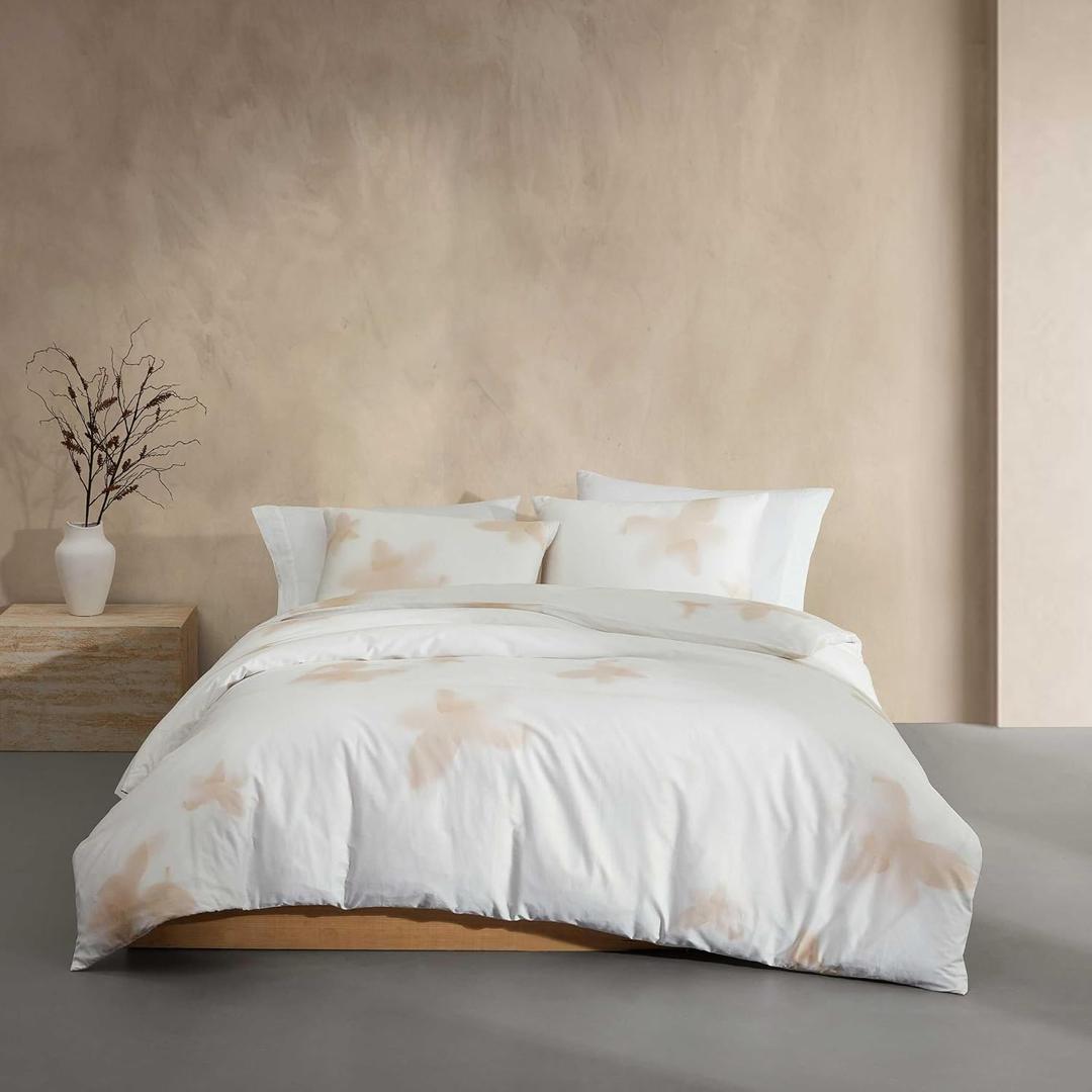 Calvin Klein - Queen Comforter Set with Matching Shams, Soft Bedding Set
Soft Bedding, Matching Shams Included, Soft & Smooth Feel, All-Season Comfort, Machine Washable