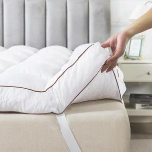 WhatsBedding 3 Inch Memory Foam Mattress Topper Twin Size Plus Thicked Down Alternative-Lined, 1700GSM Fluffy Shredded Memory Foam Filled Pillow Top, 4 Anchor Elastic Bands, Anti-Slip Bottom, Full 54x75in (White (Multi Layer Filling))