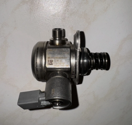 BMW N55 ENGINE HIGH PRESSURE FUEL PUMP 1351 7610761 BMW N55 ENGINE HIGH PRESSURE FUEL PUMP 1351 7610761