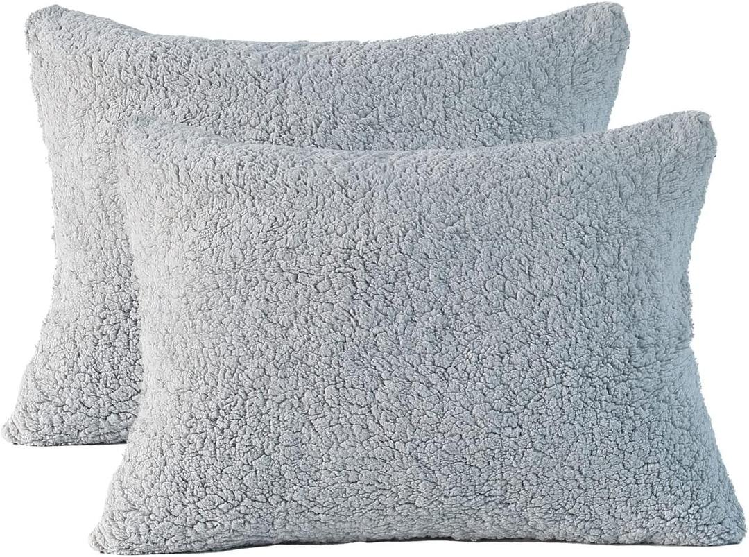Reafort Ultra Soft Sherpa Pillowcases Set of 2 Fluffy Cozy Fleece Standard 20" x 26", Warm Plush Covers with Smooth Zipper, Machine Washable (Silver Grey, 20x26 Standard Sham)