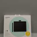 Wacom Intuos Small Bluetooth Graphics Drawing Tablet, Portable for Teachers, Students and Creators, 4 Customizable ExpressKeys, Compatible with Chromebook Mac OS Android and Windows - Pistachio