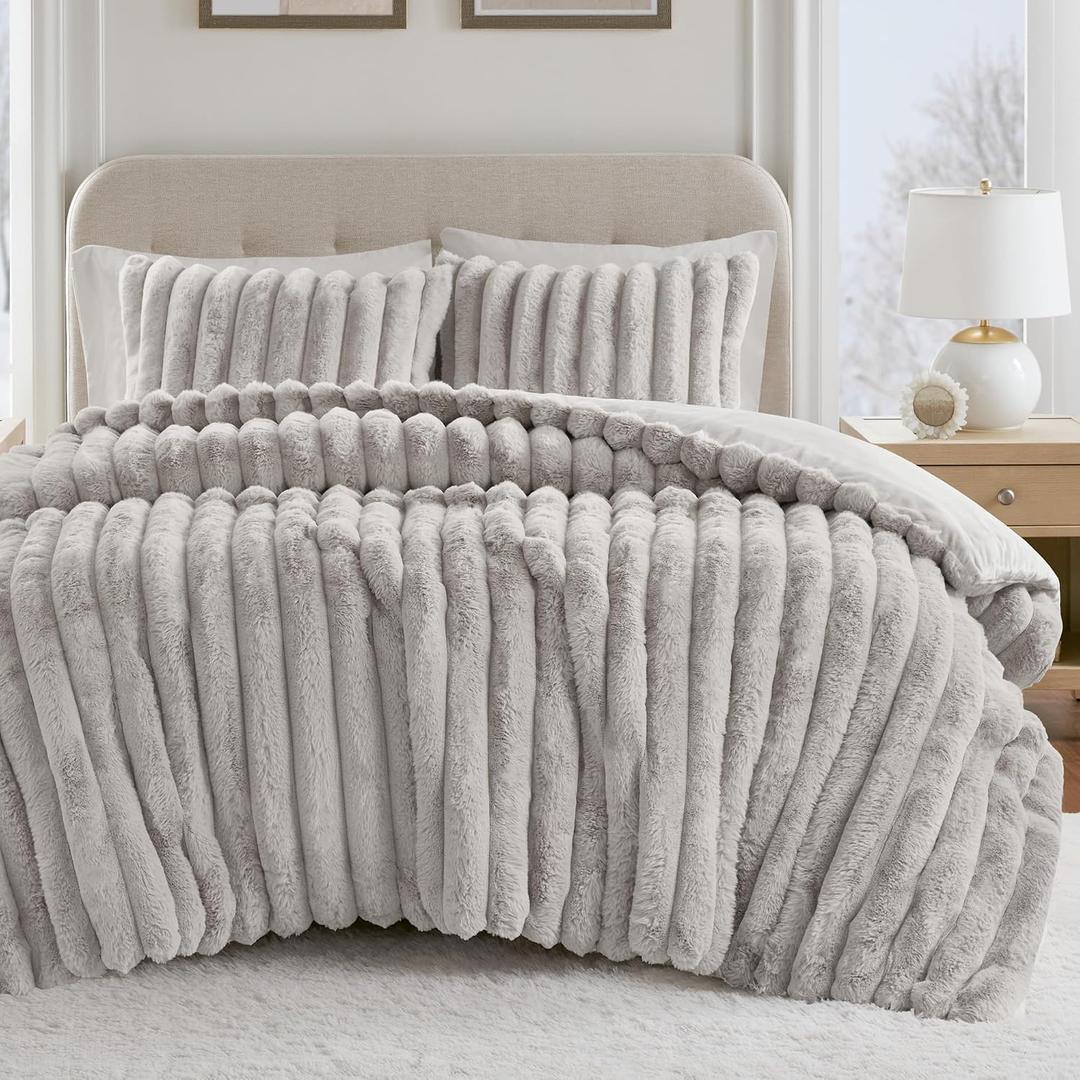Madison Park Jasmine Queen Comforter Set, Luxurious Reversible Faux Fur Plush Ribbed Velvet Bedding, Fuzzy Thick Warm Winter Comforter, Super Soft Fluffy 3-Piece Set Light Grey