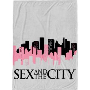 Jay Franco Plush Throw Blanket For Adults Soft & Comfy 50x70 Inches Throw for Couch or Bed Cozy Home Dcor for Living Room & Bedroom, Grey