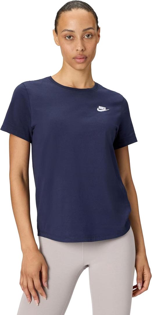 Nike Women's Sportswear Club Essentials T-Shirt (Medium)