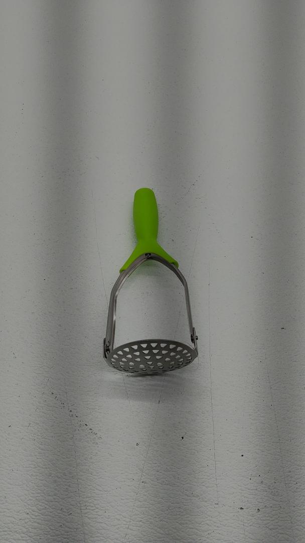 Manual Potato Masher Vegetable Ricer for Potatoes Avocado Yams More Easy to Use Kitchen Tool Comfortable Grip Dishwasher Safe