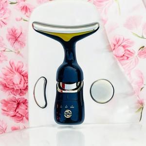 Luxe Life 3 Head, Anti-Wrinkle, Tightening, Beautifying, Face and Neck Multi Functioning Vibrating Massager. Battery Operated. Convenient Storage Bag for Ease of Travel.