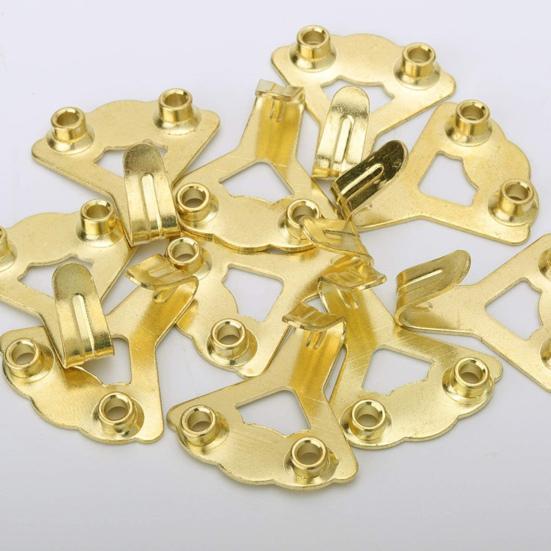 4 Pc Picture Hangers With Nails