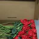 Tifuly 50pcs Red Roses in Bulk, Realistic Long Stem Fake Silk Roses Bouquet for Wedding Centerpiece Table Party Home Kitchen Decor