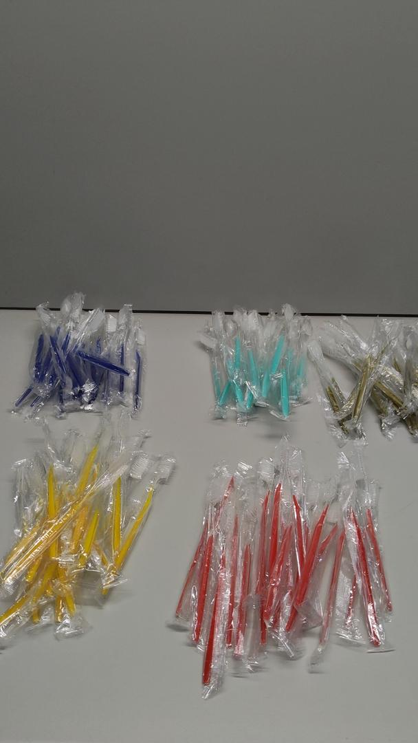 100 PCS Disposable Toothbrushes Multicolor