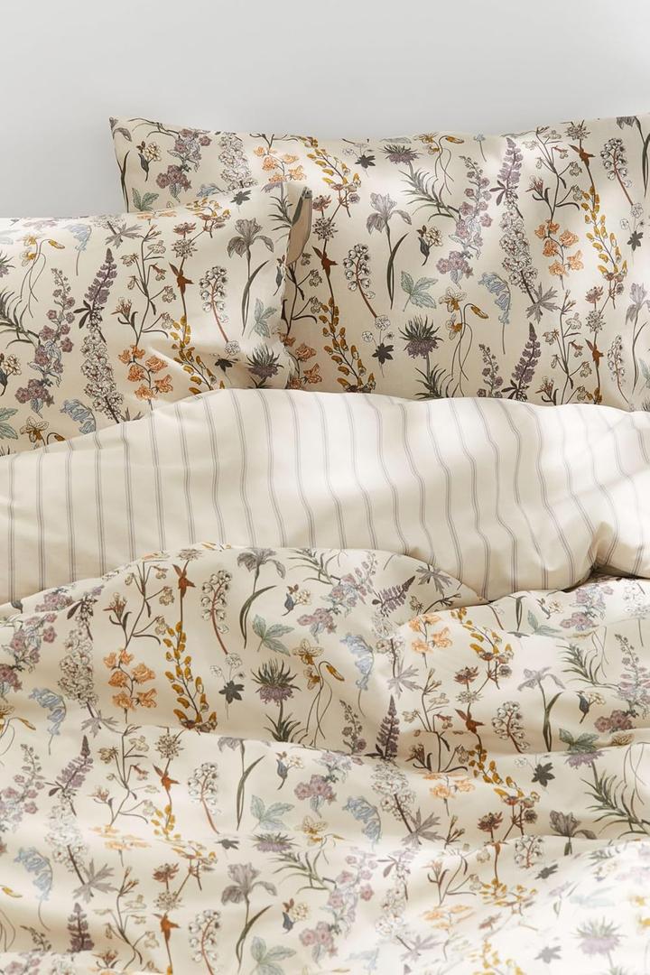 Nayoroom Beige Floral Duvet Cover Queen Size Vintage Floral Duvet Cover Spring Botanical Flowers Printed Cottagecore Bedding Set 3 Pieces Soft Lightweight Microfiber Pastoral Aesthetic Bedding Sets