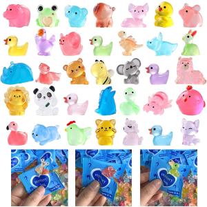 100pcs Mini Glow in The Dark Animal Resin Models, Mystery Resin Animals Blind Bag, Mini Luminous Farm Ocean Figures, Animal Miniatures for Fairy Garden Accessories, Random Design