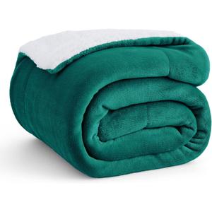 Bedsure GentleSoft Sherpa Fleece Throw Blanket for Couch, Non-Heated, Thick and Warm Throw for Women and Men, Soft Fuzzy Plush Blanket for Winter, Forest Green, 50x60 Inches