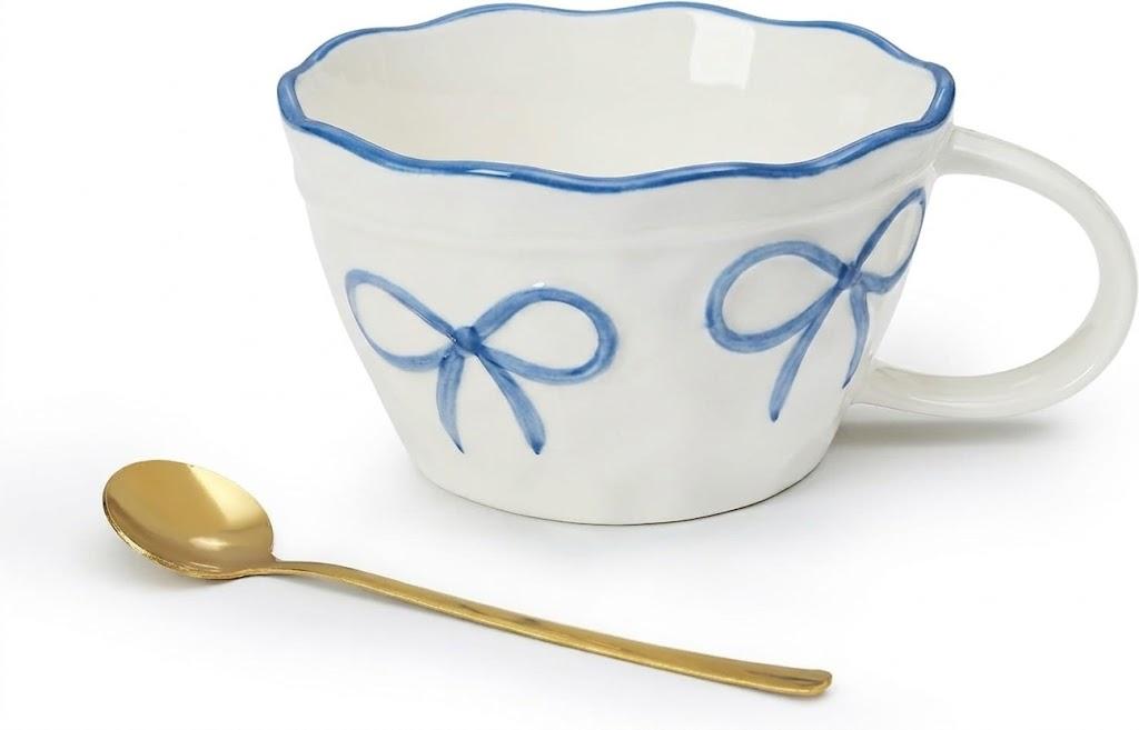 Koythin Large Bow Coffee Mugs, Vintage Coffee Mug, Irregular Ceramic Mug with Handle and Spoon, Cute Mugs Aesthetic for Home, Office, 13.5 oz for Tea, Milk, Cocoa and Oatmeal (Blue)