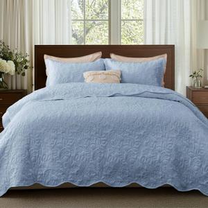 Bedsure Quilt King Size - Ultra Soft Pre-Washed Cloud-Like Bedding, All-Season Lightweight Comforter for Country Bedroom, Leaf Design Coverlet in Mineral Blue, 106 x 96 Inches