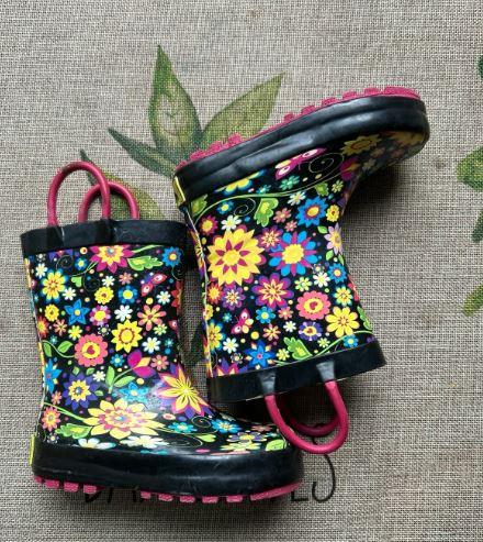Floral SwirlRain Boot (size 9)