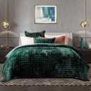 RECYCO Luxury Velvet Quilt Set King Size Bedding Sets, Ultra Soft Velvet Comforter Set, Lightweight Channel Box Stitch Oversized Bedspread Coverlet for All Season, with 2 Shams, Emerald Green, King/Cal King