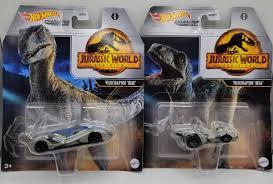 Hot Wheels Jurassic velociraptor world pack of 2