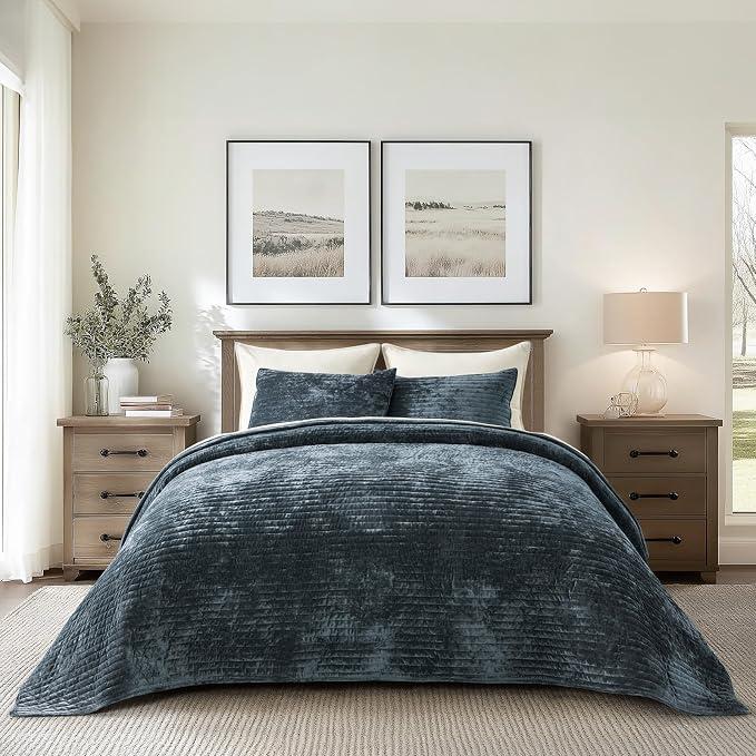 EverGrace Stripe Channel Luxury Velvet Quilt Set King Size, Stormy Blue
Ultra Soft Velvet Bedding Set, Lightweight Comforter, Oversized Bedspread Coverlet for All Season, with 2 Matching Shams