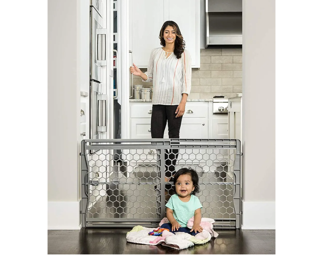 Regalo Easy Fit Plastic Adjustable Extra Wide Baby Gate, 1 Count (Pack of 1)