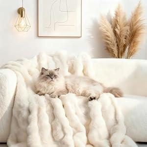 Faux Fur Throw Blanket, Ultra Soft Fuzzy Blanket for Couch or Bed, 60 x 80 Inches Luxury Fluffy Blanket, OekoTEX Certified, Bubble Texture, Cozy & Machine Washable