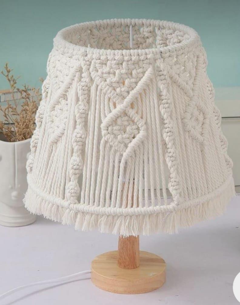 Boho Macrame Table Lamp – Handmade Bedside Light with Wooden Base, White Ivory Boho Decor for Bedroom, Living Room, Nursery – E26/E27 Compatible Nightstand Lamp – by Elvirka