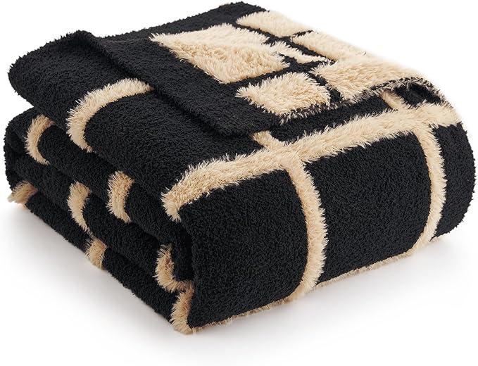 Amélie Home Cable Knit Throw Blanket for Couch, Bicolour Super Soft Fuzzy Blanket for Sofa, Luxury Cozy Fluffy Throw for Room Decor, 50" x 60", Plaid Black