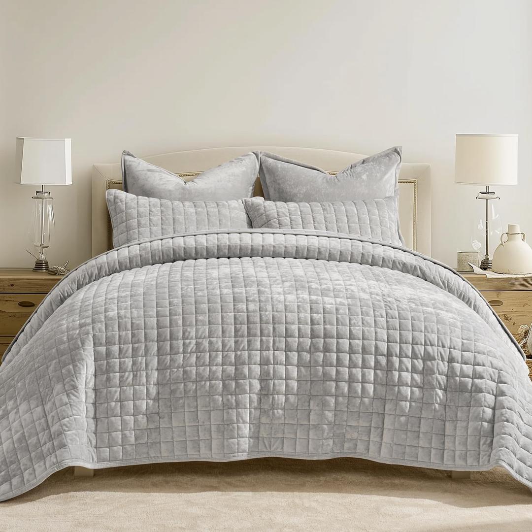 RECYCO Luxury Velvet Quilt Set Full Queen Size Bedding Sets, Ultra Soft Velvet Comforter Set, Lightweight Channel Box Stitch Oversized Bedspread Coverlet for All Season, with 2 Shams, Frost Gray
