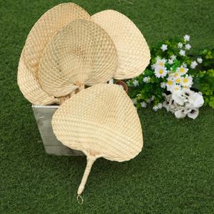 Marsui 30 Pieces Wedding Raffia Fans Bamboo Natural Handmade Palm Leaf Hand Weaving Boho Fans for Guest Couple Summer Cooling Supplies Farmhouse Wall Decor Wedding Favors