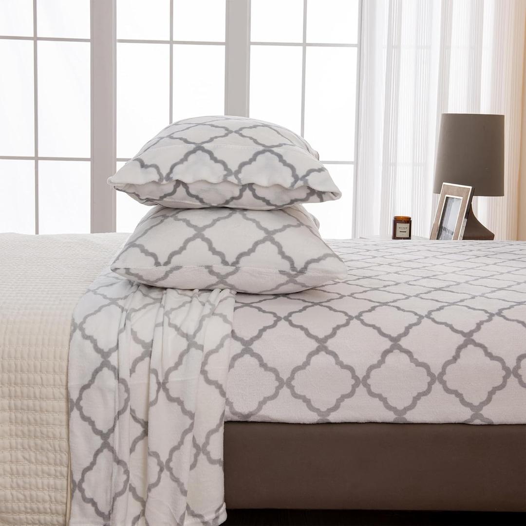 Great Bay Home Extra Soft Velvet Plush Micro Fleece Printed Sheet Set | Deluxe Micro plush Non Pilling Sheets, Deep Pocket | Lavish Sherpa Velvet Luxe Collection (King, White/Grey).