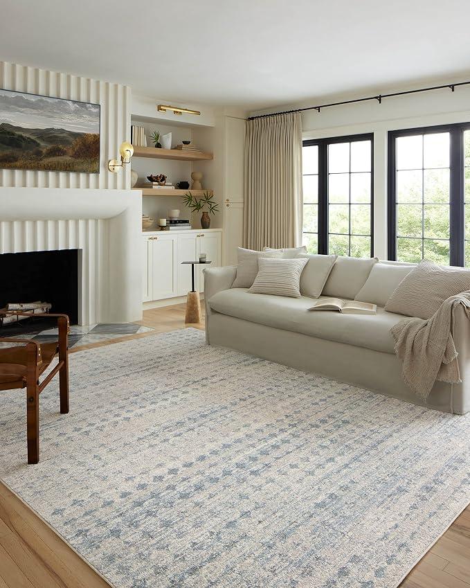 Loloi Kamala Sky / Dove 2'-3" x 3'-10" Accent Rug
KAM-04 Approx. 2x4 Blue Entryway Kitchen, Modern, Moroccan, Neutral, Accent Rug