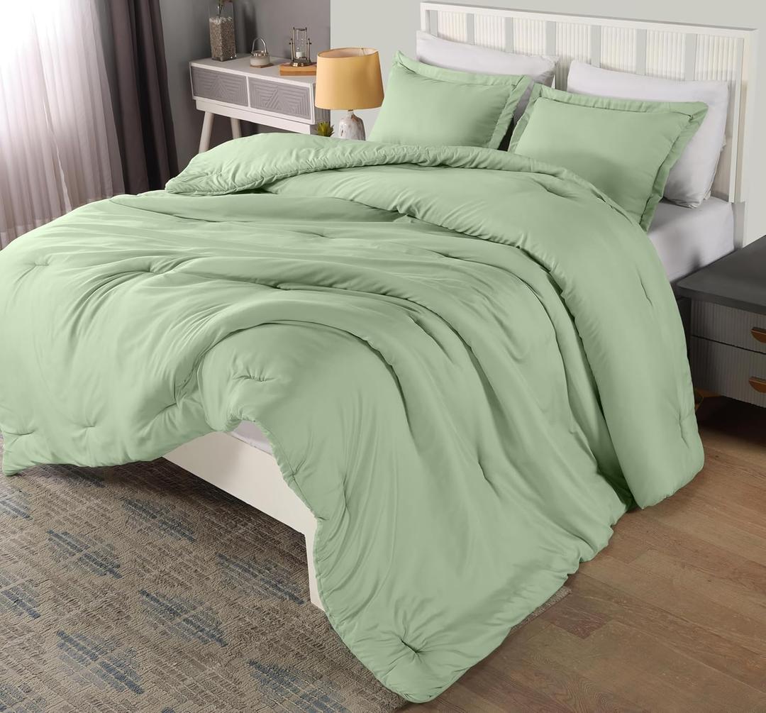 Utopia Bedding King Comforter Set Sage Green, Comforters King Size 3 Pieces Bedding Comforters Sets, Down Alternative Soft Bed Set, 1 Comforter (90 x 102 inches) 2 Pillow Shams (20 x 36 inches)