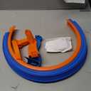 Hot Wheels Track Set with 1:64 Scale Toy Car, 4 Intersections for Crashing, Powered by a Motorized Booster, Criss-Cross Crash Track 