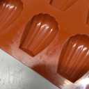 20 Cavity Madeleine Pan, 2Pcs Nonstick Silicone Madeleine Molds, Shell Shape Baking Cake Mold Pan (Brick Red)