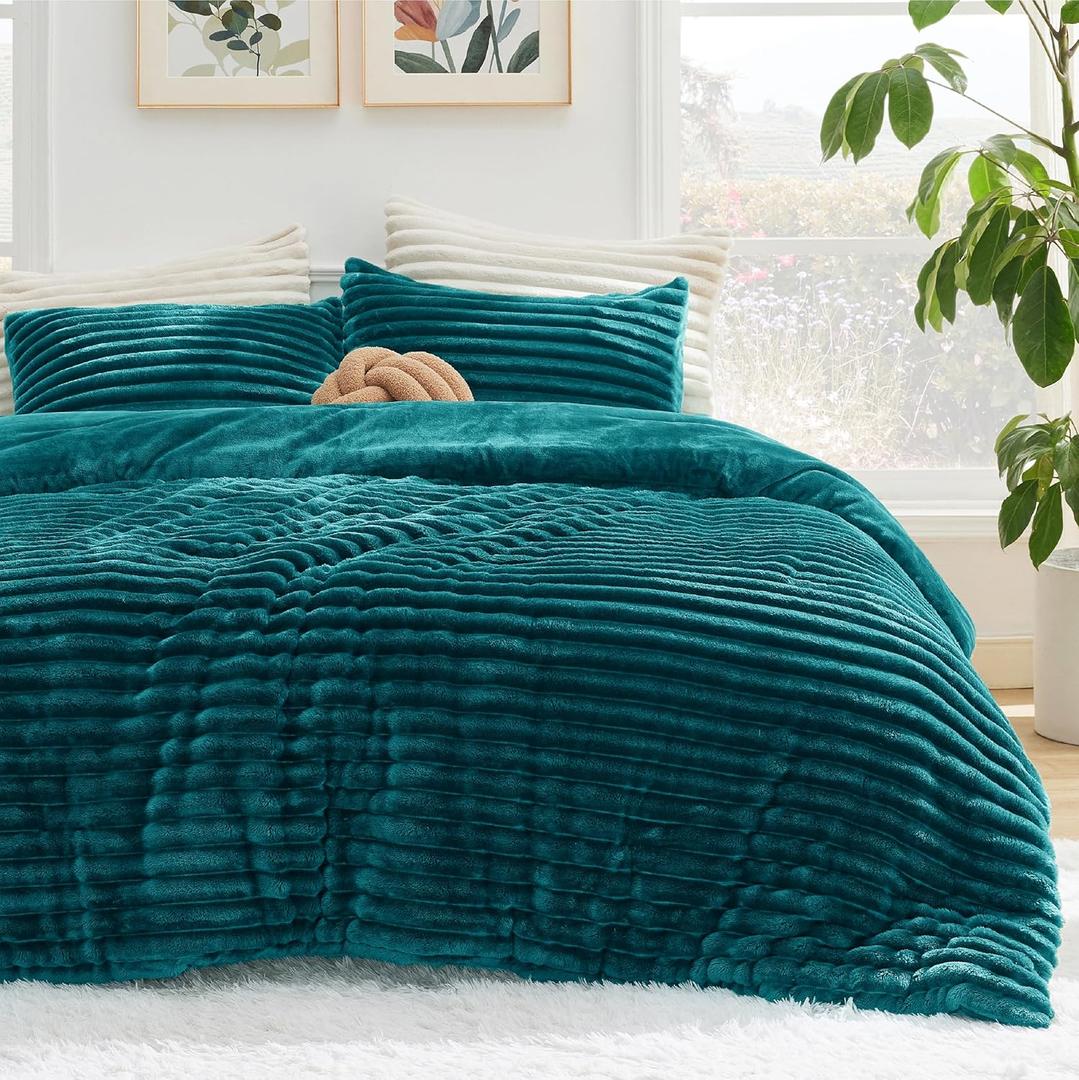Bedsure King Comforter - GentleSoft 3 Pieces Double-Side Fleece Fluffy Teal Comforter Set, Cozy Striped Room Decor Aesthetic, Luxury King Size Bedding with 2 Pillowcases, 104x90 Inches