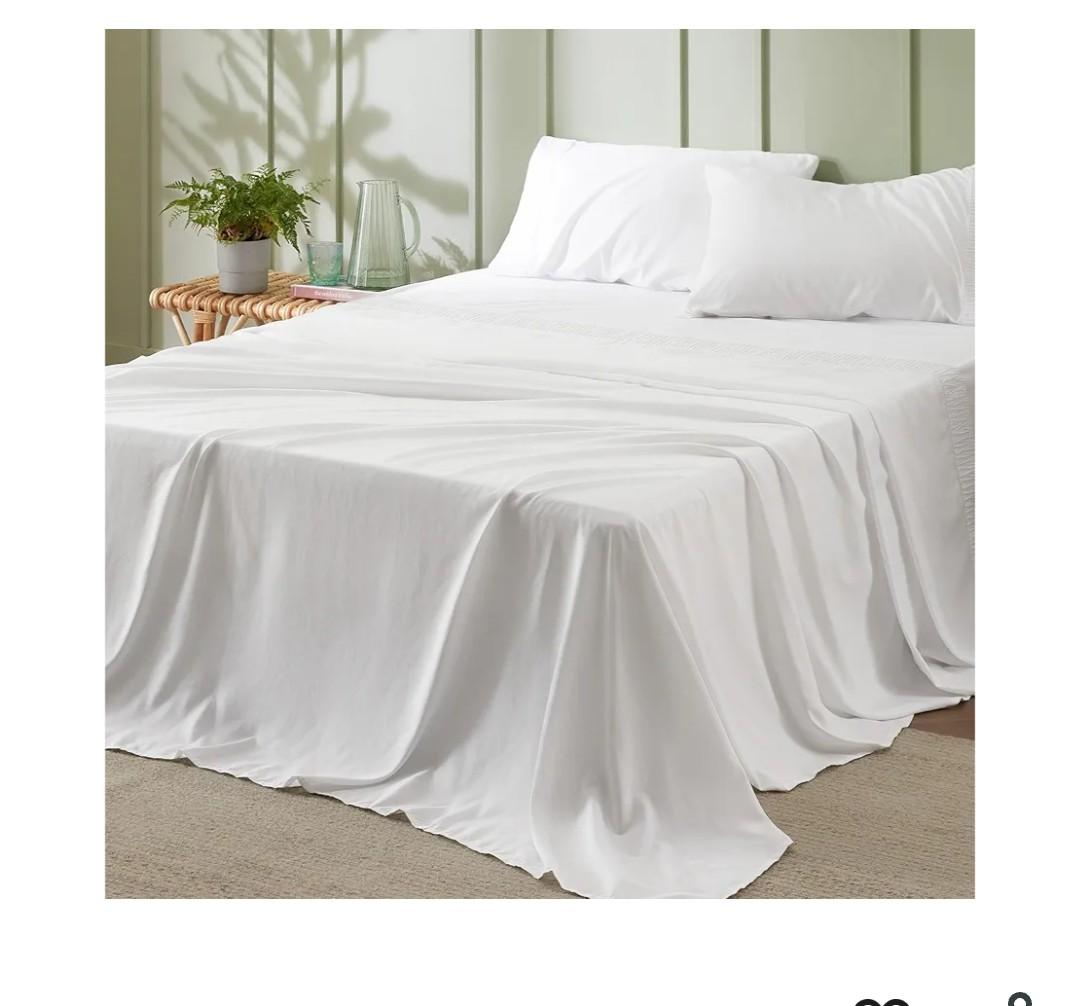 Bedsure Queen Sheet Set - 4 Pieces Soft Queen Size Sheets - Breathable & Cooling - Hotel Luxury - Easy Care Polyester Microfiber Bedding for Women, Men, Bright White