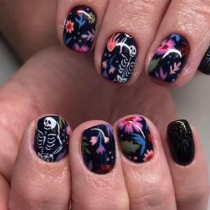 24Pcs Halloween Press on Nails Extra Short Square ZIFANHU Black Fake Nails Press ons Skull Colorful Flower Nail Tips Glue on Nails Full Cover Acrylic Nail Kit False Nails Stick on Nails for Women