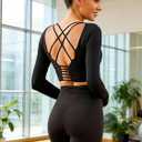 ECUPPER Women Long Sleeve Workout Tops Backless Yoga Gym Shirts Athletic Crop Top with Built in Bra for Fitness Sports (Black)