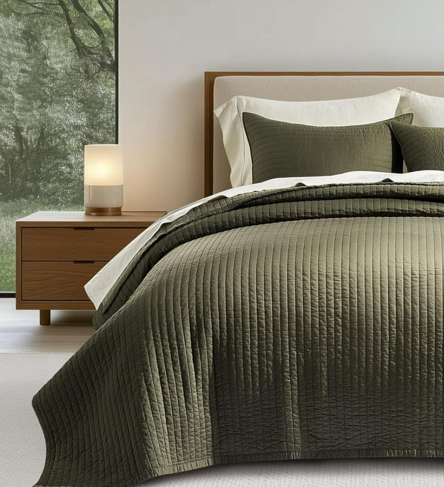 EVERGRACE Cotton Sateen Set , Pre-Washed Cotton Channel Stitch Coverlet Bedspread, 3 Pieces Lightweight Soft Bedding Sets for All Season, with 2 Pillow Shams, Olive Green, 92 x 92