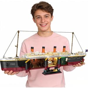 Zylvoxia Titanic Building Set, 2288 Pcs Titanic Big Ship Model Block Set with Glacier and Glowing Light Strip, Giant Ship Building Model Set for Adults and Kids